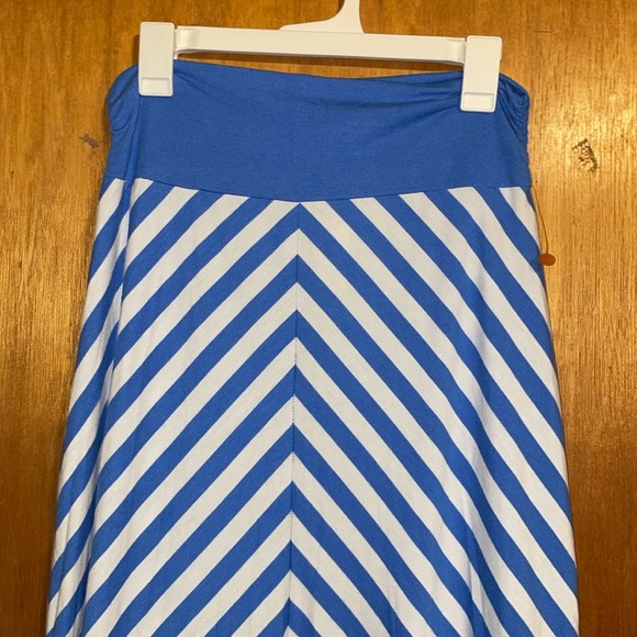•FADED GLORY•BLUE & WHITE STRIPED MAXI SKIRT SIZE MEDIUM (8-10) - Picture 4 of 8